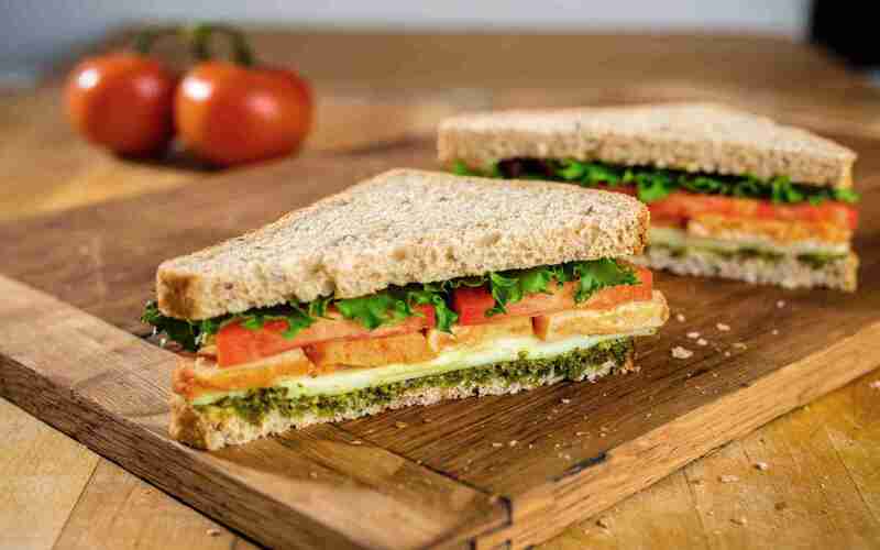 Bánh mì sandwich bao nhiêu calo? Ăn thường xuyên có tăng cân không?