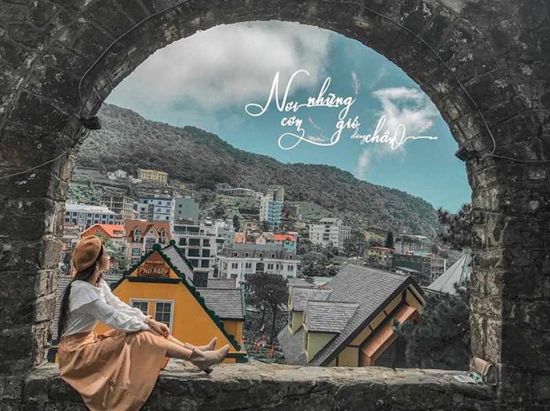 Check-in Cổng trời Tam Đảo, nơi bạn có thể chạm tay vào biển mây bồng bềnh.