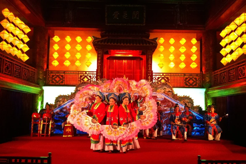 Nhã nhạc cung đình Huế là gì mà khiến thế giới phải ngả mũ?