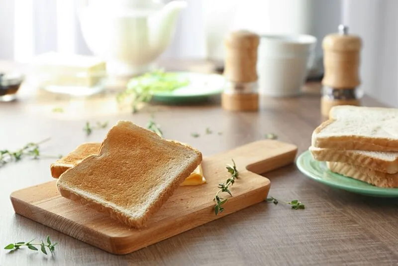Ăn bánh mì nhiều có tốt không?